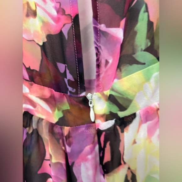 Flower print dress from the Pretty Little Liars' Collection size L. - Picture 2 of 7